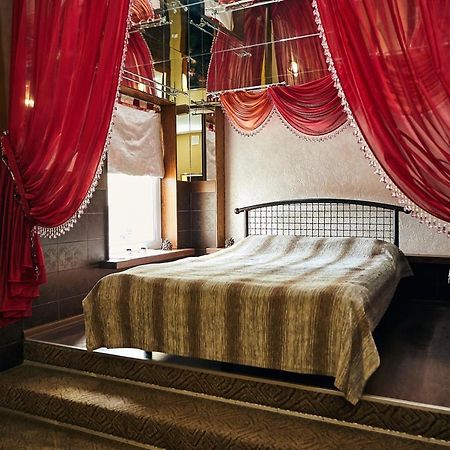 Апартаменты Mirrors Винница Экстерьер фото